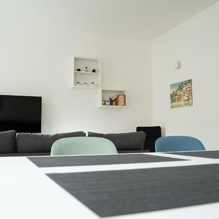 Апартаменты Piazza XX Settembre - Feel The Centre Лекко Экстерьер фото